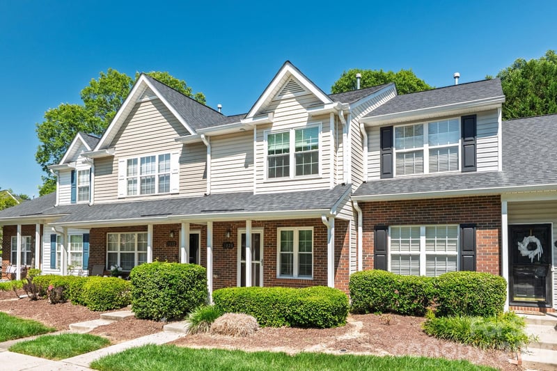 3028 Mayer House Ct, Charlotte, NC 28214