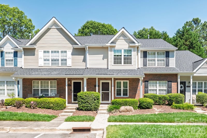 3028 Mayer House Ct, Charlotte, NC 28214