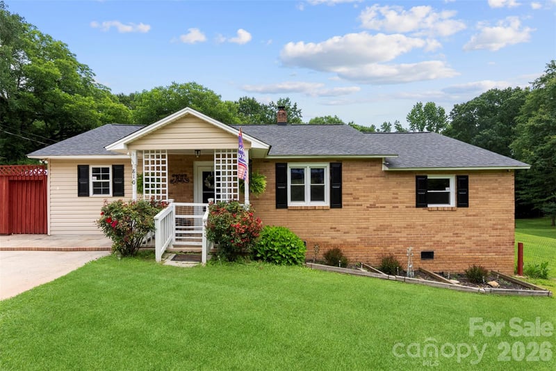 810 Bradley Rd, Dallas, NC 28034