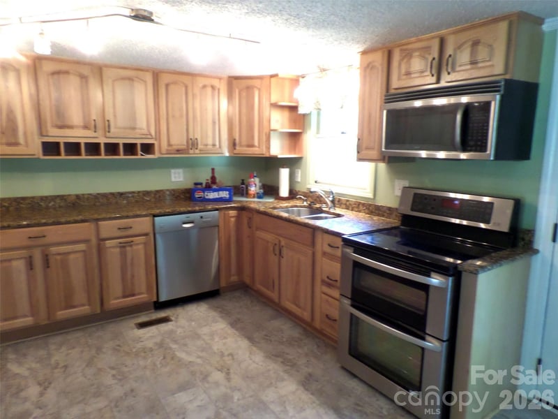 3333 Hunawill St #2, Claremont, NC 28610
