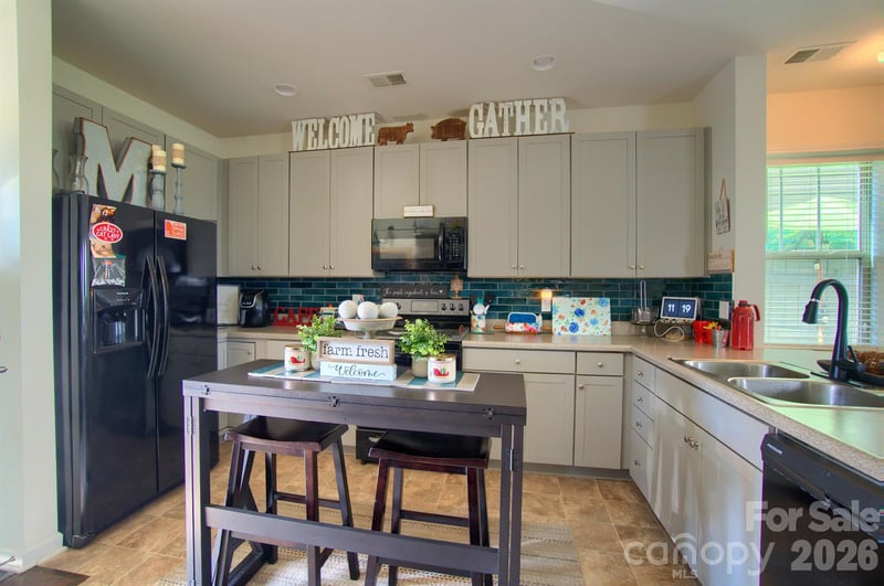771 Cardwell Ln, Fletcher, NC 28732