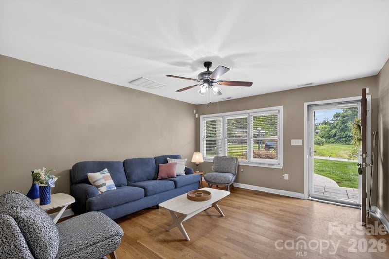 2411 Allendale Cir, Lenoir, NC 28645
