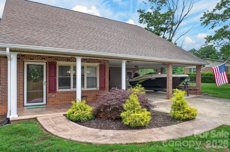 2411 Allendale Cir, Lenoir, NC 28645