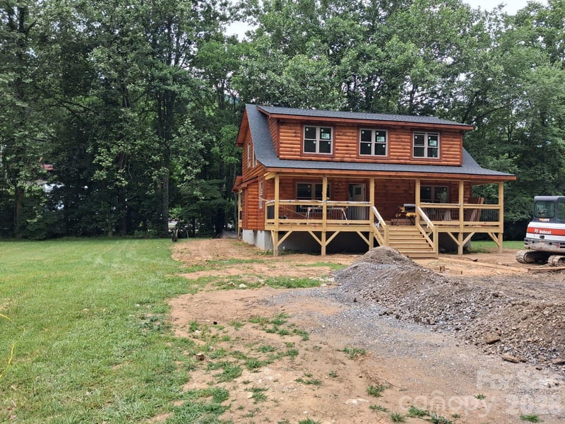 81 Breezy Creek Ln, Maggie Valley, NC 28751