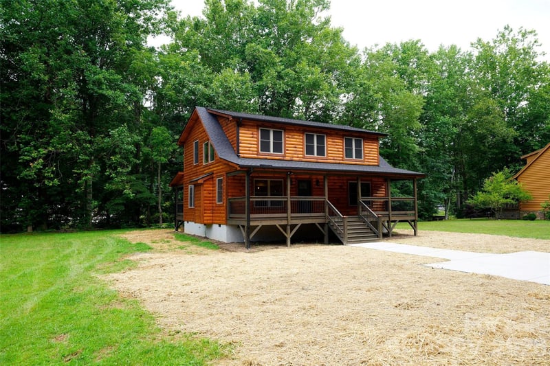81 Breezy Creek Ln, Maggie Valley, NC 28751