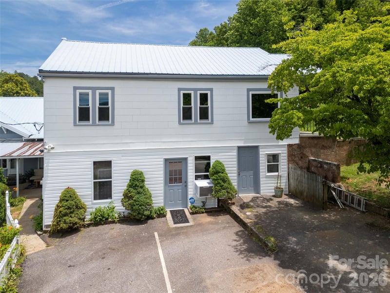 800 Main St, Bryson City, NC 28713