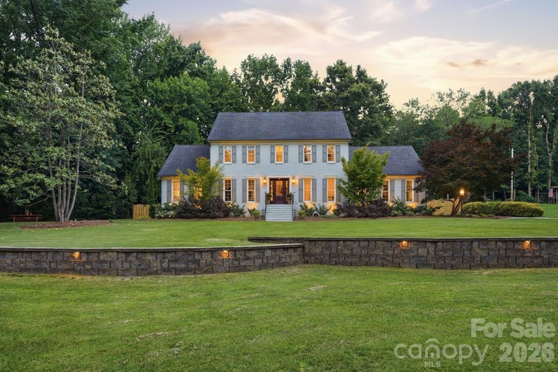 2516 Greenbrook Pw, Matthews, NC 28104