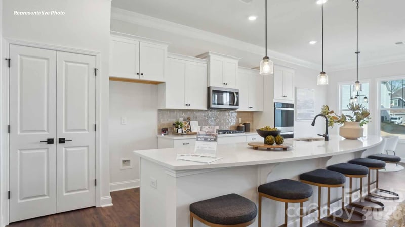 7822 Old Brook Rd, Sherrills Ford, NC 28673