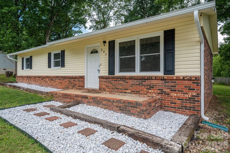 363 Don Mcginnis Rd, Lincolnton, NC 28092