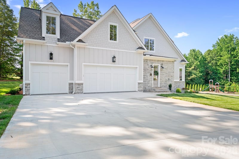 126 Manorly Ln, Mooresville, NC 28115