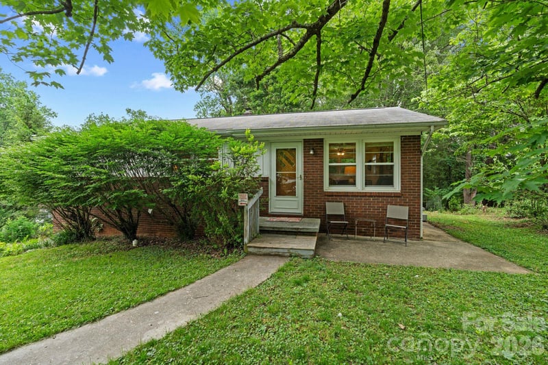 53 Merion Dr, Asheville, NC 28806