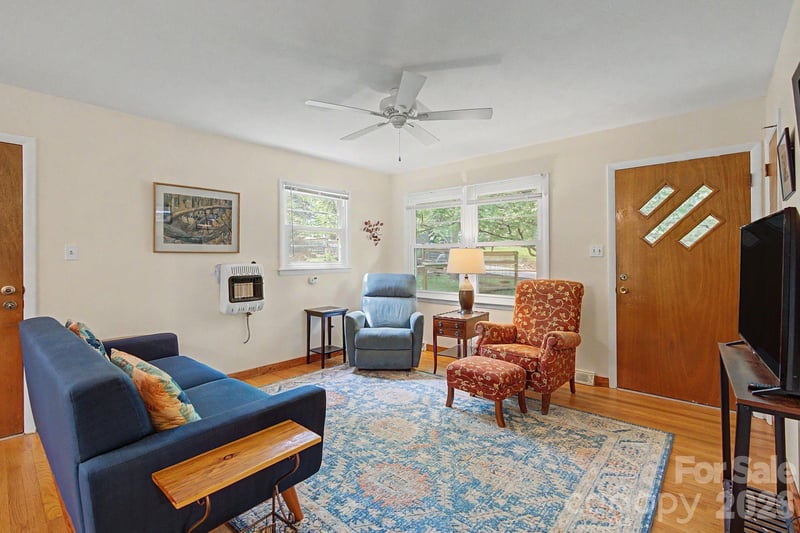 53 Merion Dr, Asheville, NC 28806