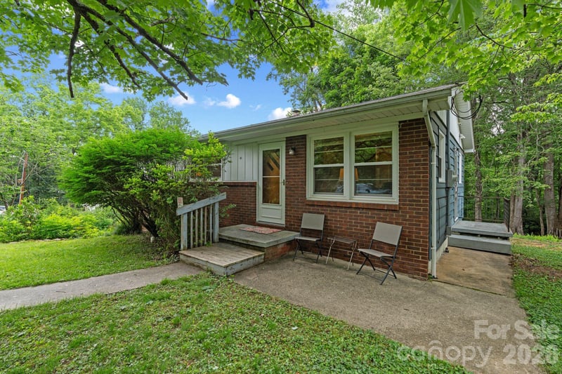 53 Merion Dr, Asheville, NC 28806