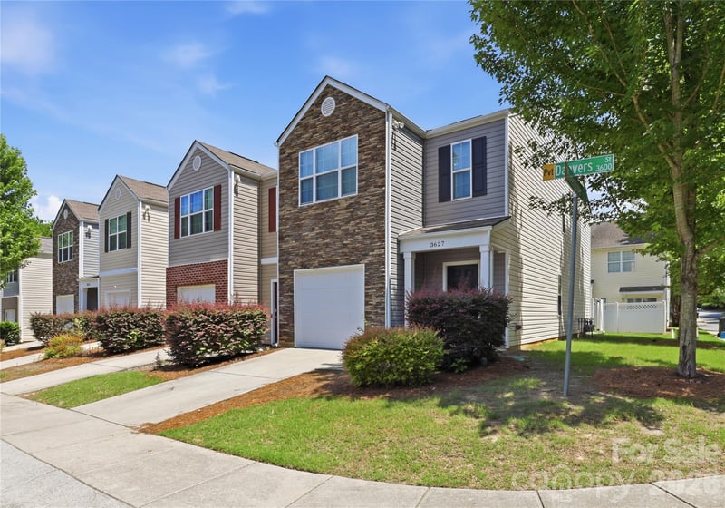 3627 Danvers St, Charlotte, NC 28213