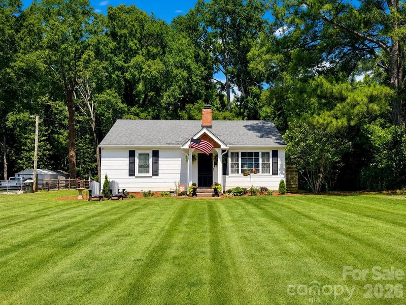 214 Oakwood Ave, York, SC 29745