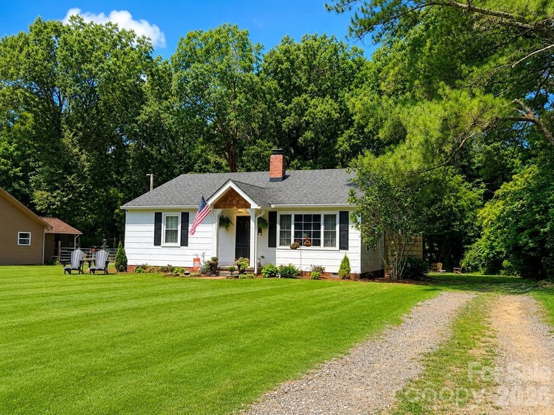 214 Oakwood Ave, York, SC 29745