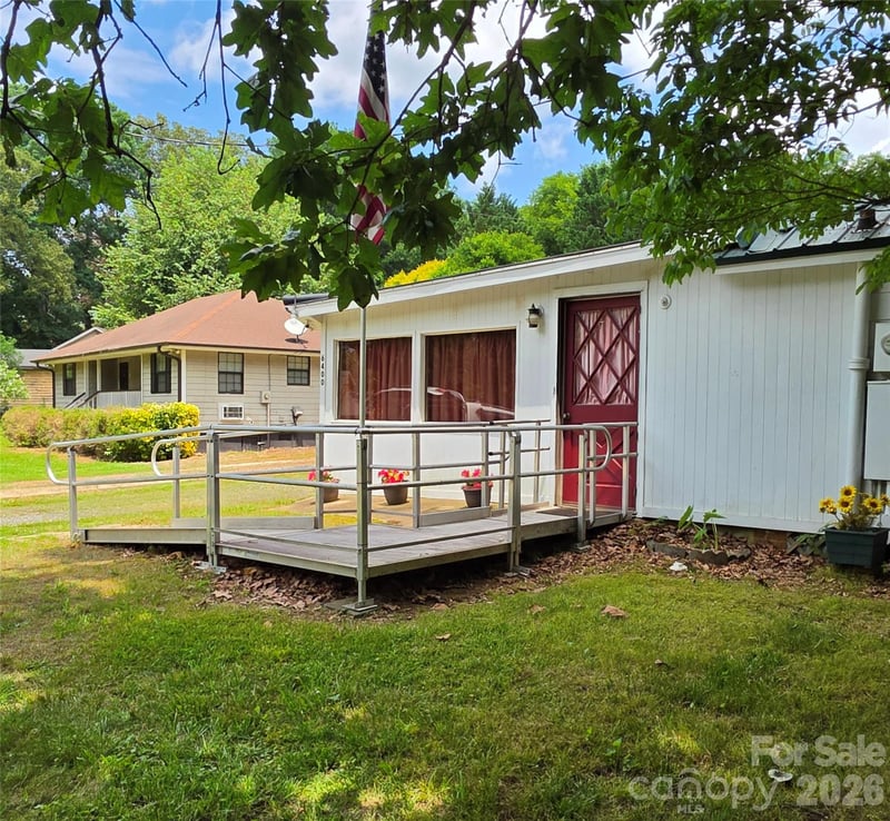 6400 Market St, Charlotte, NC 28215