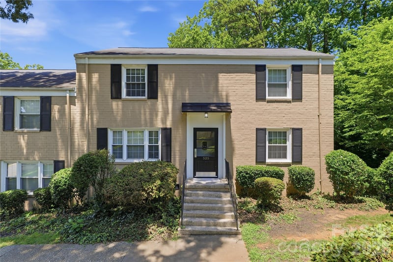 525 Wakefield Dr, Charlotte, NC 28209