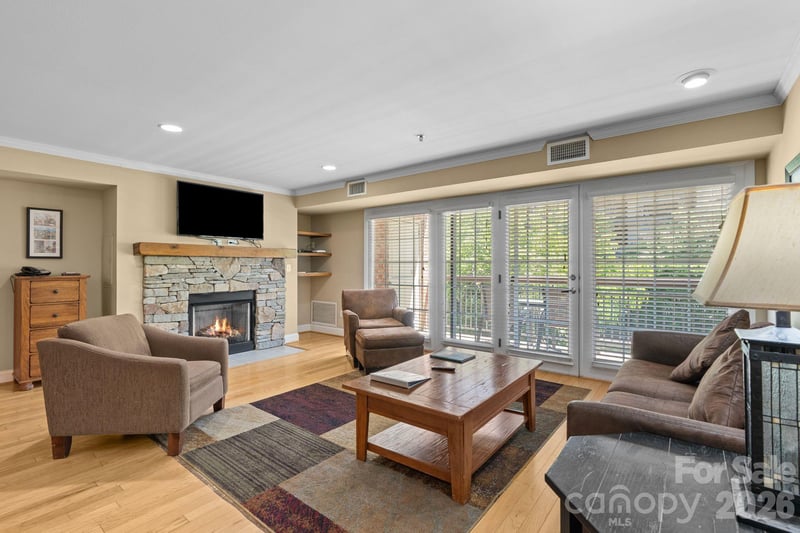 301 Bowling Park Rd, Asheville, NC 28803