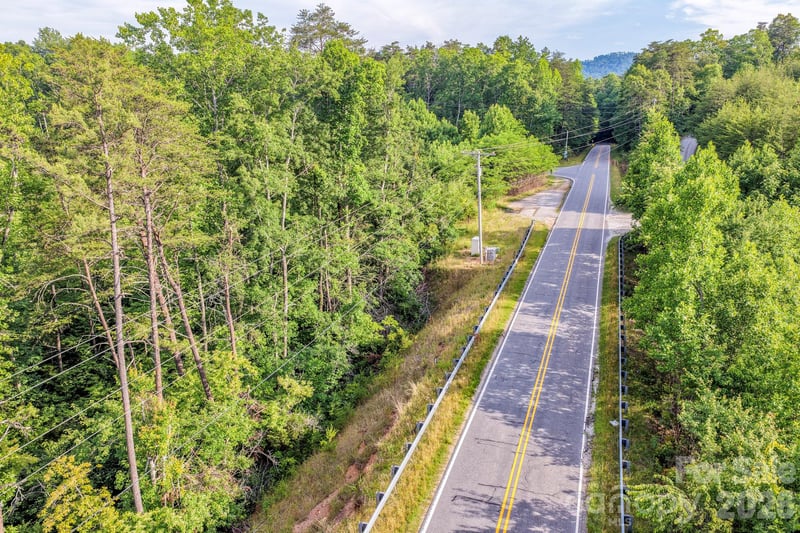 000 Bills Creek Rd, Lake Lure, NC 28746