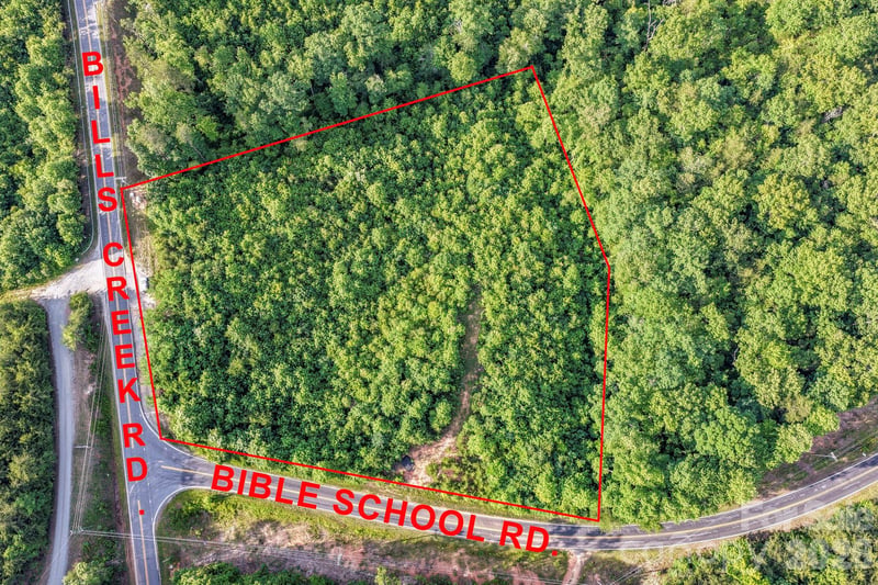 000 Bills Creek Rd, Lake Lure, NC 28746