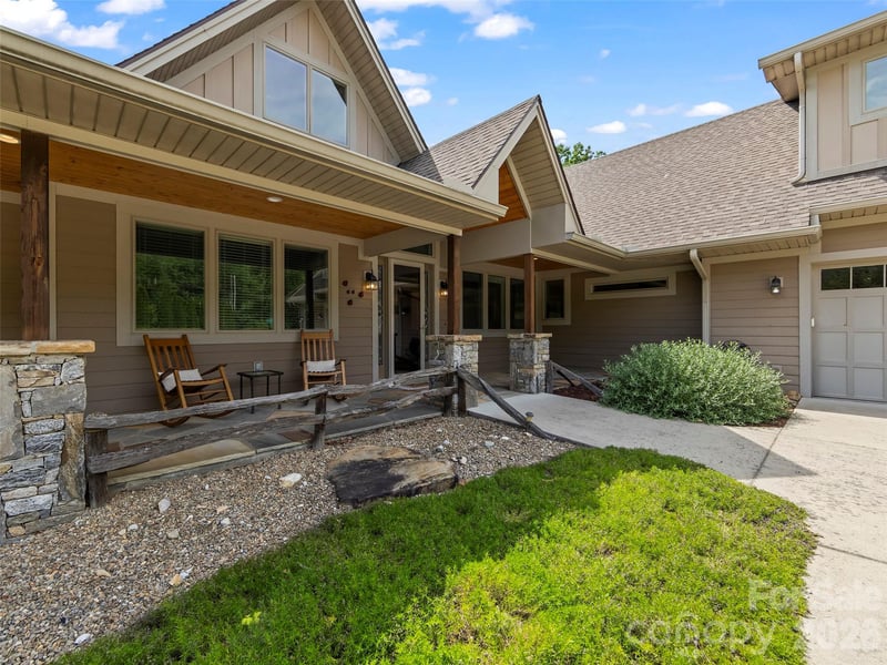 40 Shining Rock Dr, Canton, NC 28716