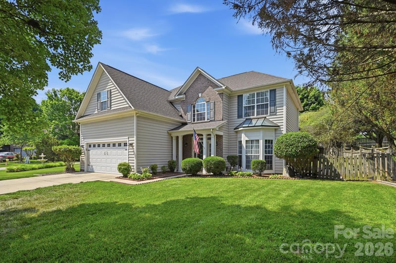 8918 Magennis Grove Ct, Charlotte, NC 28216