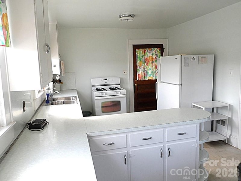 107 Concord St, Morganton, NC 28655