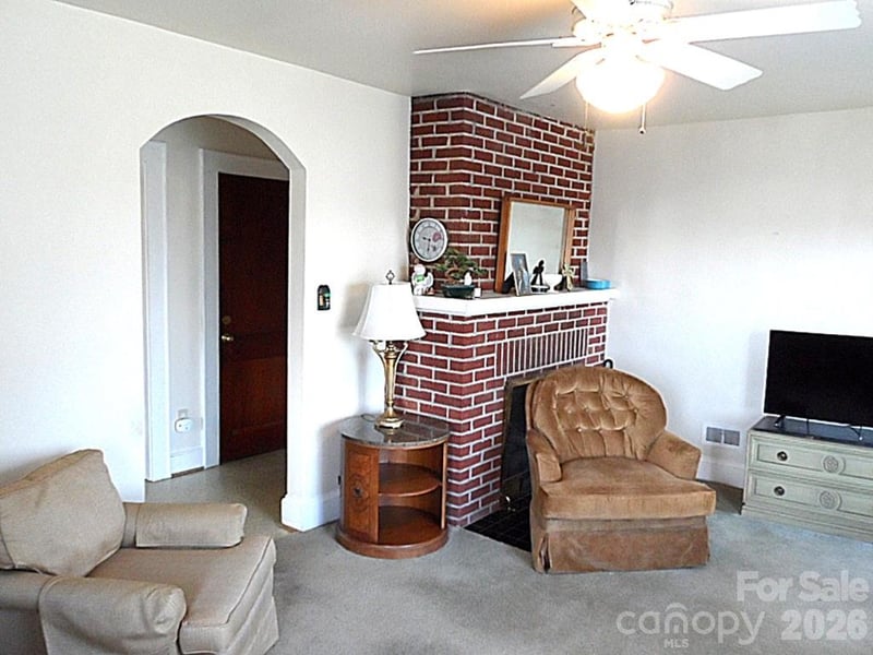 107 Concord St, Morganton, NC 28655