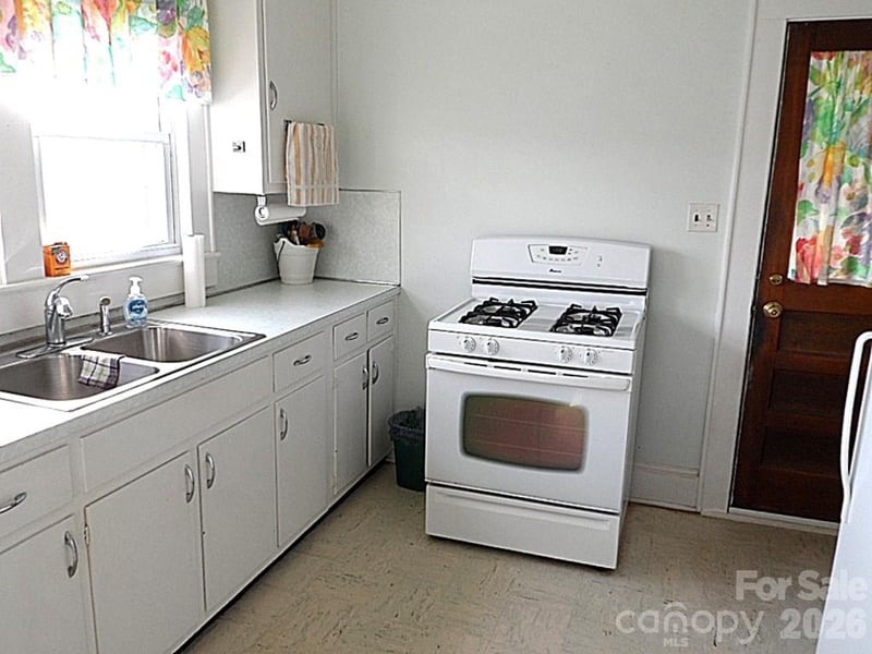 107 Concord St, Morganton, NC 28655