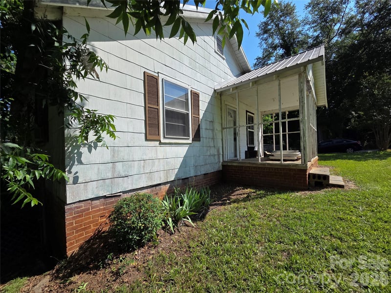 10 Wilson Ave, Great Falls, SC 29055