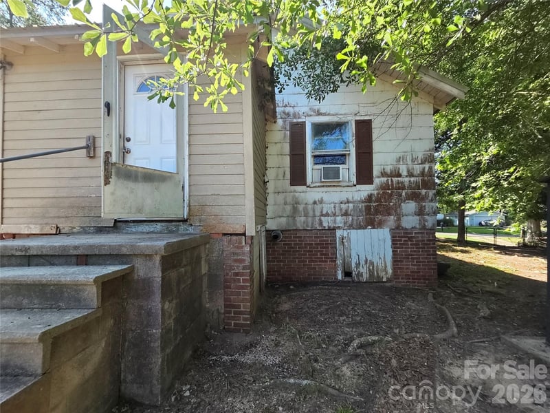10 Wilson Ave, Great Falls, SC 29055