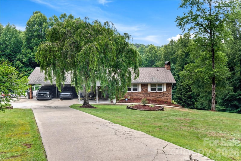 303 Alexander Dr, North Wilkesboro, NC 28659