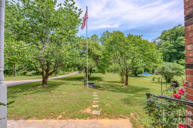 287 Robertson Dr, Old Fort, NC 28762