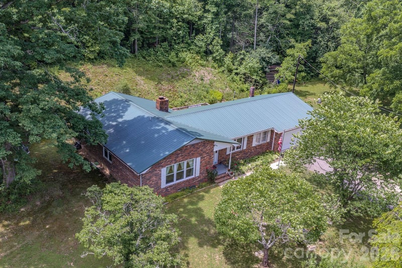 287 Robertson Dr, Old Fort, NC 28762