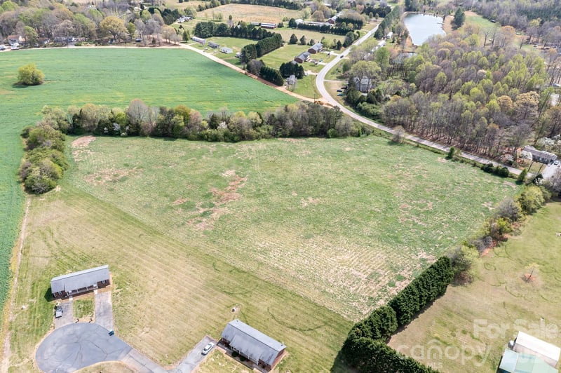 1727 Boggs Rd, Claremont, NC 28610