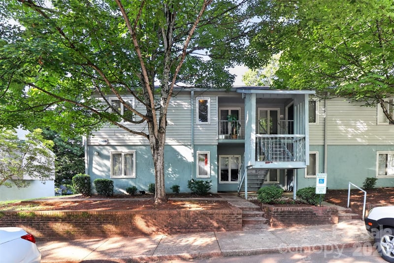 1906 Meadowlark Ln #15, Charlotte, NC 28210