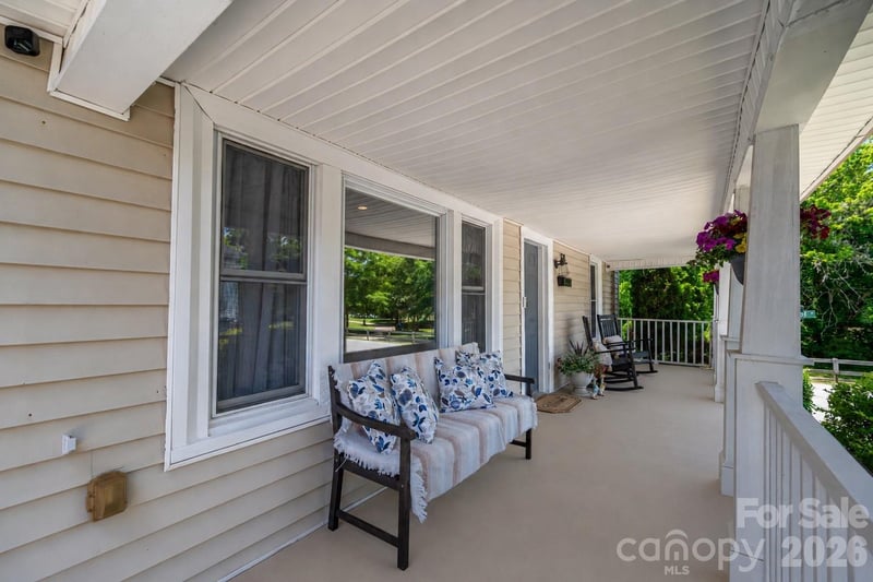 58 4th St, Cramerton, NC 28032
