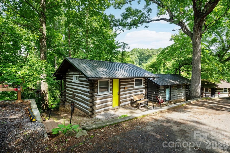 15 and 16 Cottage Dr, Asheville, NC 28805