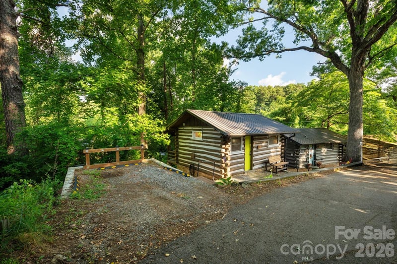 15 and 16 Cottage Dr, Asheville, NC 28805
