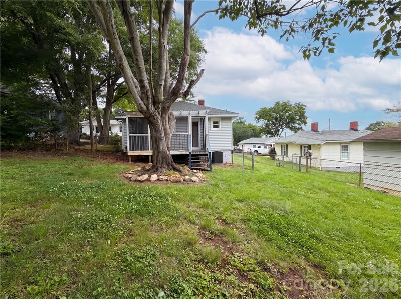 435 16th St, Cramerton, NC 28032