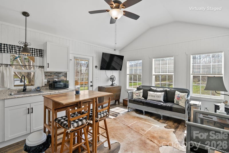 46 Kimiko Ln, Balsam Grove, NC 28708