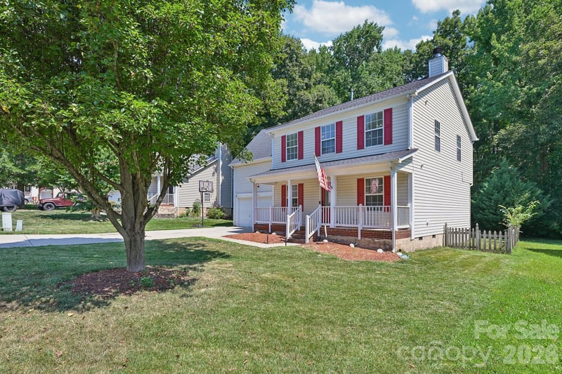 9338 Golden Pond Dr, Charlotte, NC 28269