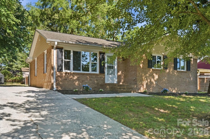 9828 Starwood Dr, Charlotte, NC 28215