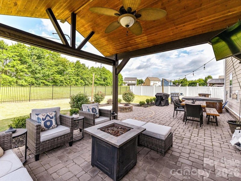 1033 Blue Stream Ln, Indian Trail, NC 28079