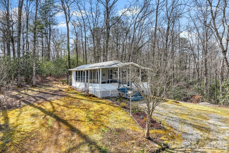 54 Kimiko Ln, Balsam Grove, NC 28708