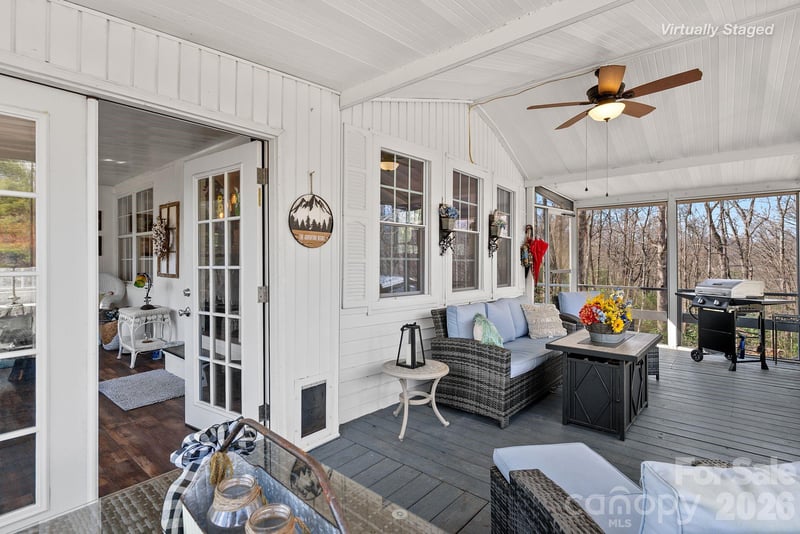 54 Kimiko Ln, Balsam Grove, NC 28708