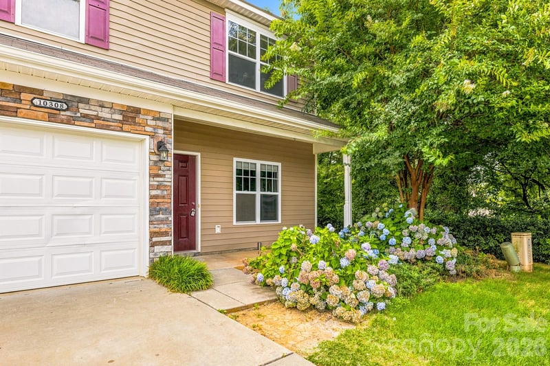 10308 Cloyne Ct, Charlotte, NC 28213