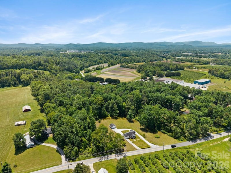 1230 Dana Rd, Hendersonville, NC 28792