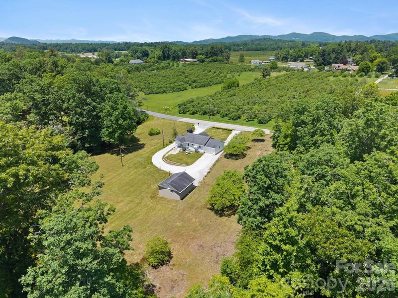 1230 Dana Rd, Hendersonville, NC 28792